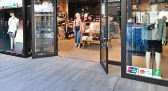 Nike ve Adidas’a Rakipti! Dünyaca Ünlü Giyim Devi İflas Bayrağını Çekiyor