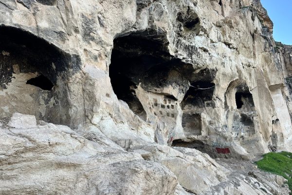 Tunceli’nin Gizemli Doğa Harikası “İn Delikleri”, Turizme Açılıyor